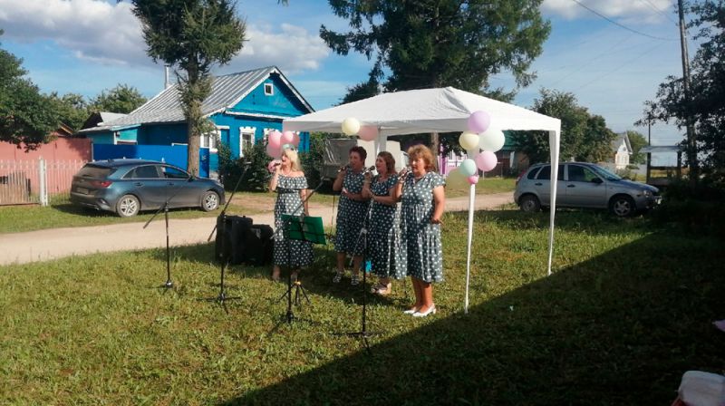 По домашнему тепло и уютно прошёл День Рождения деревни Елизарово в этом году.